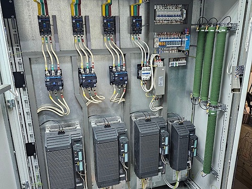 6. Шкаф управления - позиционер вагонный АСУ ТП Брик.jpg