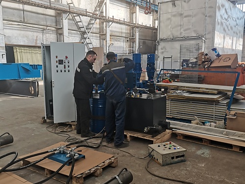 7. Испытания АСУ гидравлической системы установки разрыхления угля в вагоне АСУ ТП Брик.JPG